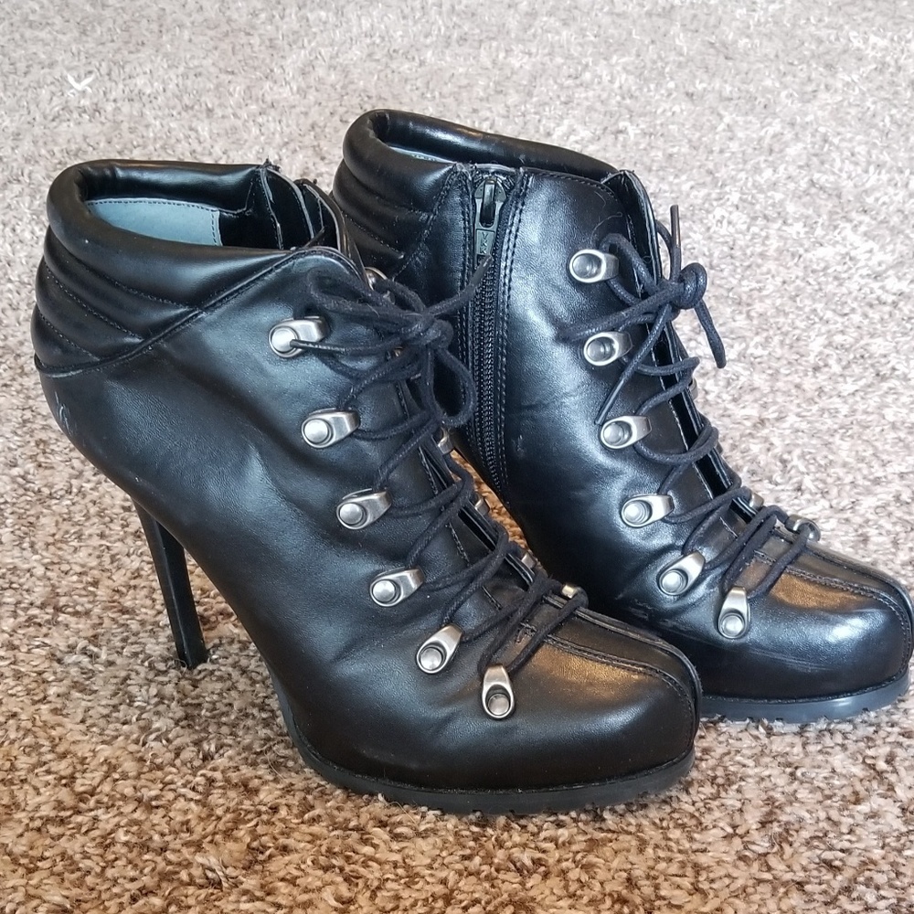 Simply Vera Wang Lace Up Booties